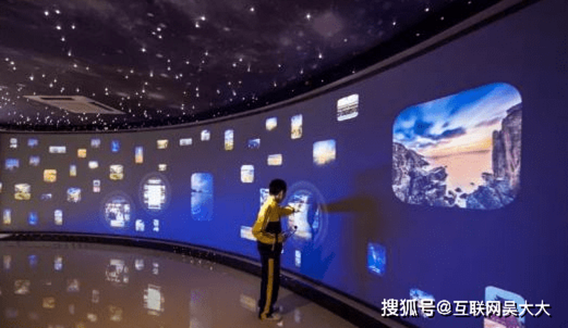 碧蓝航线皮肤互动展示:2026年,玩家真的需要“摸到”角色吗?
